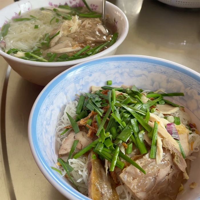 quán hủ tiếu ngon ở Đà Lạt quán sáu dần 