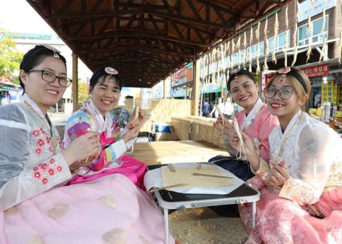 Lễ hội nhân sâm Geumsan là lễ hội mùa thu Hàn Quốc rất được du khách yêu thích