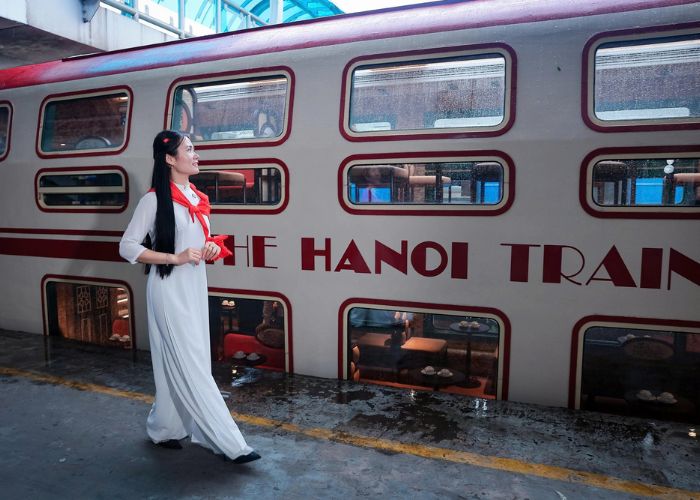 Kinh nghiệm đi tàu di sản Hà Nội mới ra mắt 