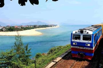 Kinh nghiệm đi tàu di sản Huế - Đà Nẵng chiêm ngưỡng vẻ đẹp Đèo Hải Vân