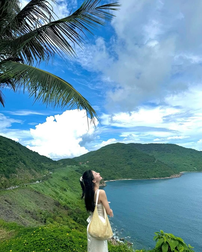 Bán đảo Sơn Trà sở hữu khung cảnh hùng vĩ và nên thơ - Ảnh: Queen Bus