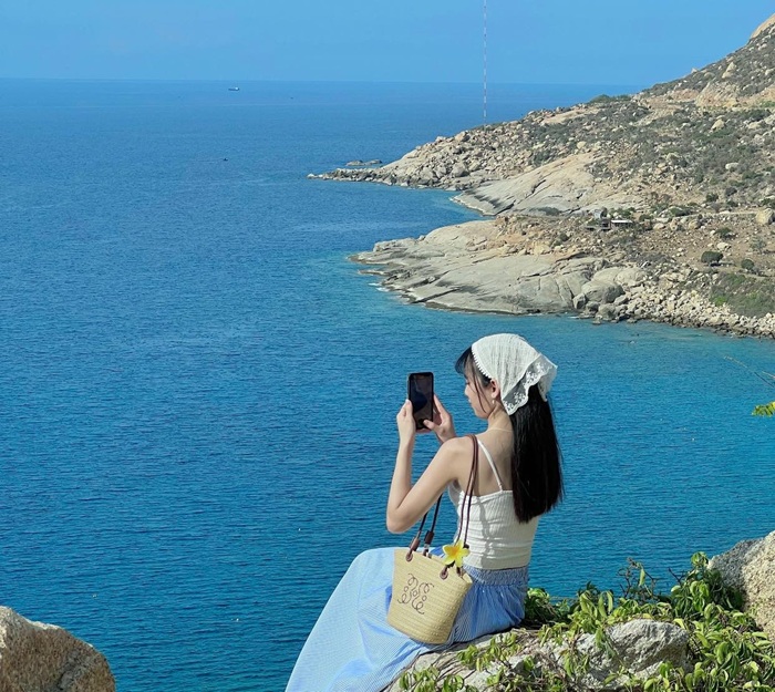 Vịnh Vĩnh Hy địa điểm chữa lành lý tưởng - Ảnh: VietnamTravel Magazine