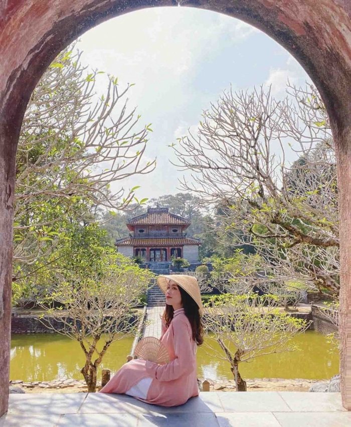 Du lịch ngẫu hứng nên đi đâu? Ghé thăm mảnh đất Cố đô Huế - Ảnh: Top10review