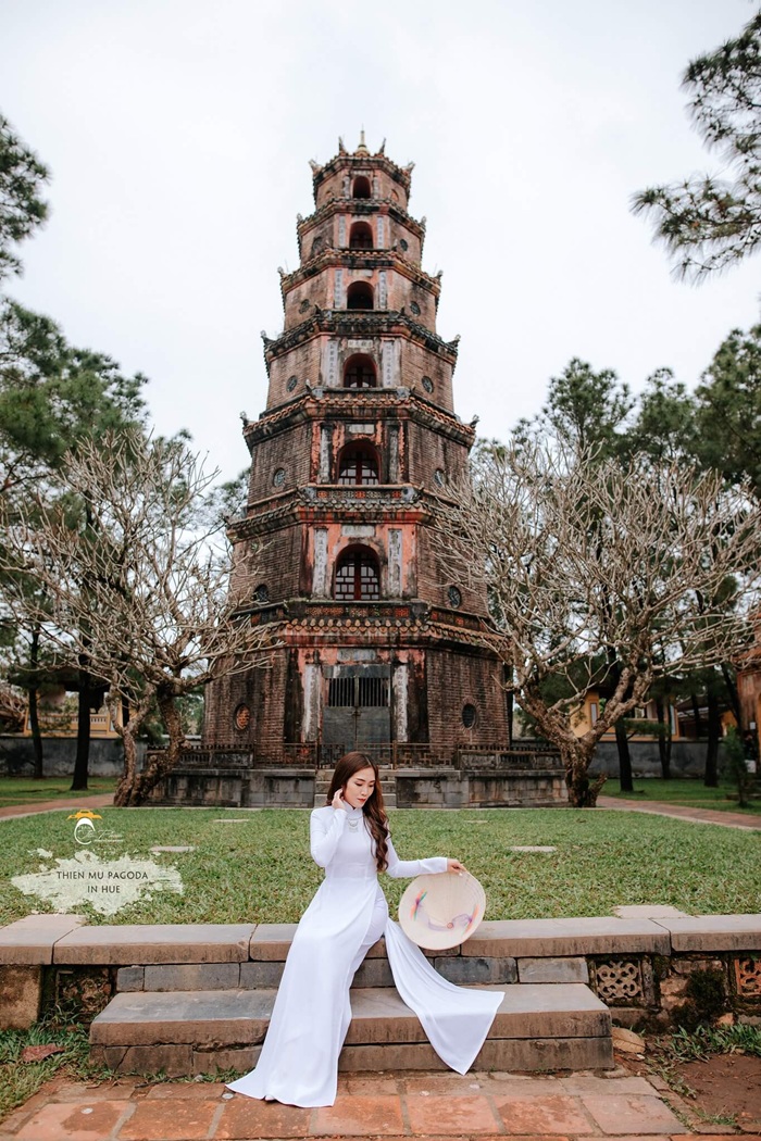 Thăm viếng chùa Thiên Mụ - Ảnh: Du Lịch Đại Bàng