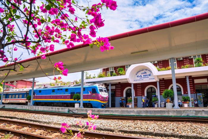 Kinh nghiệm đi tàu di sản Huế - Phong Nha 