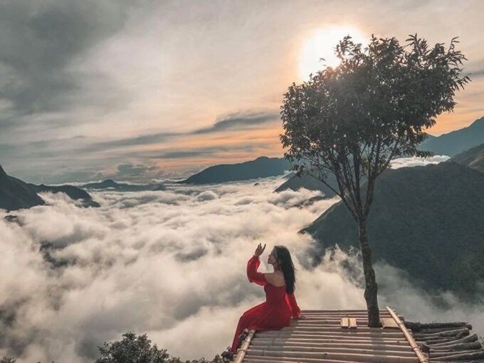 Khung cảnh hùng vĩ, núi và mây hòa trộn làm cho không gian trở nên yên bình - Ảnh: Việt Nam Hội Nhập