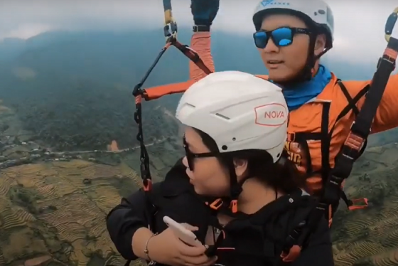 'Phê pha' trải nghiệm bay dù ở Mù Cang Chải