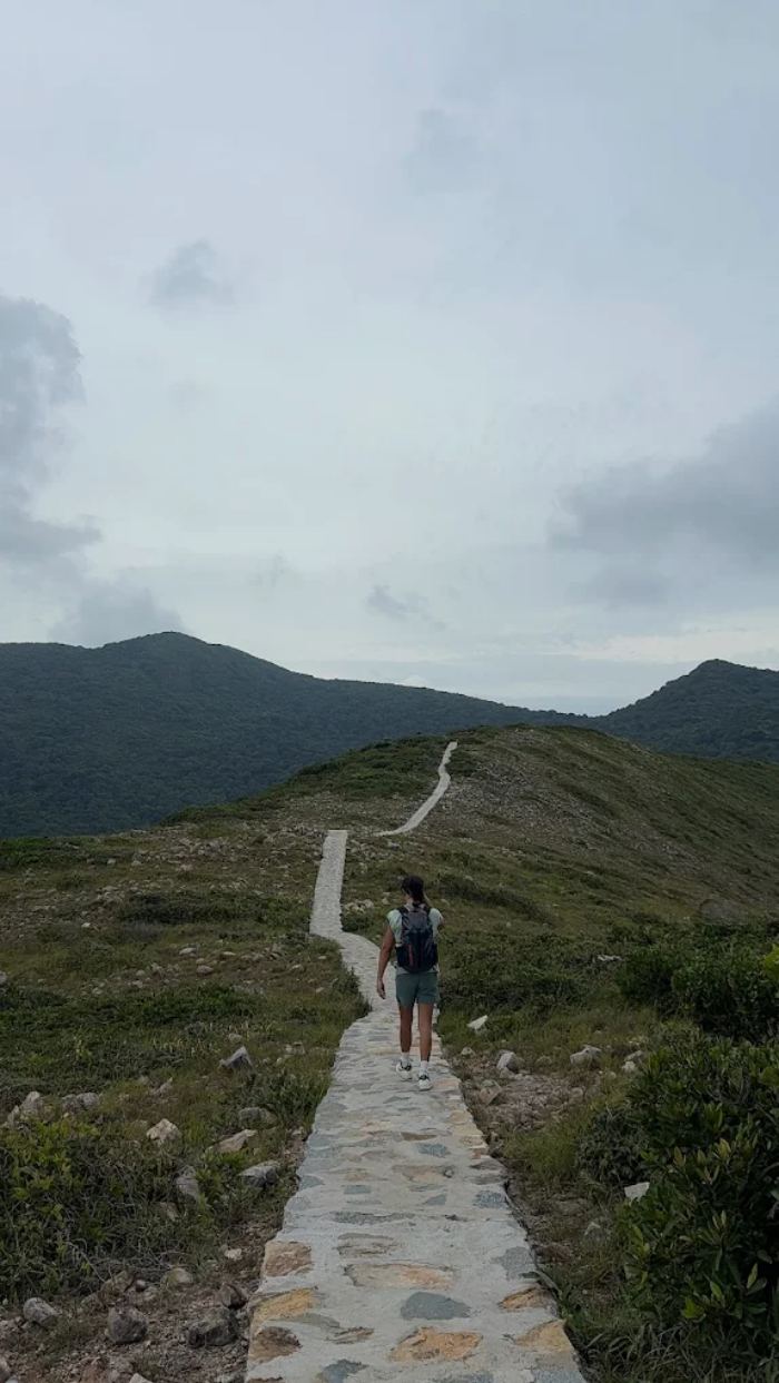 đường bê tông lên núi Lò Vôi Côn Đảo 