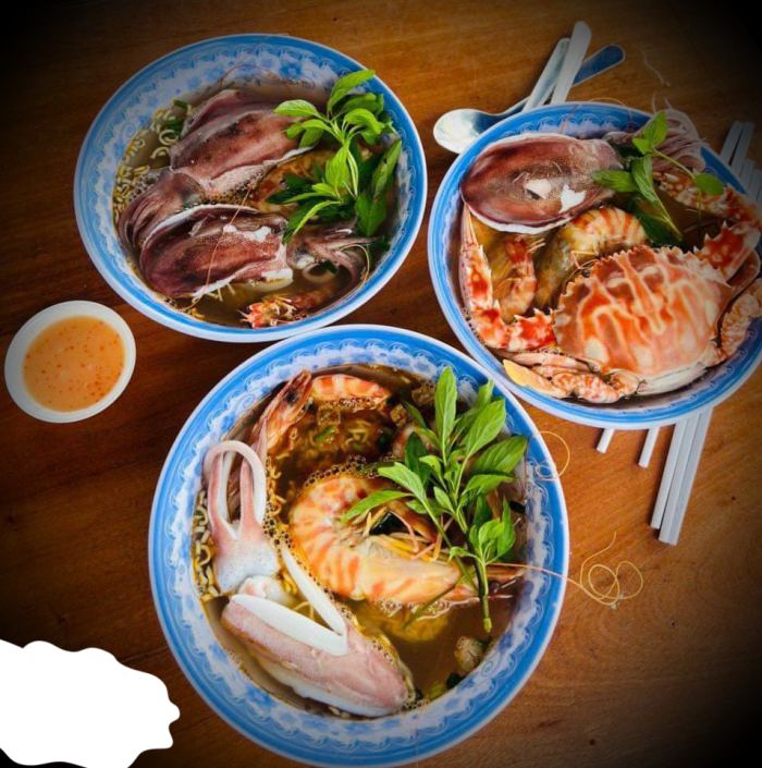 món ăn sáng ngon ở Phú Quốc mì hải sản