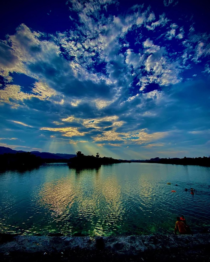 Hồ Đầm Hậu Yên Bái còn được gọi là hồ 99 ngách