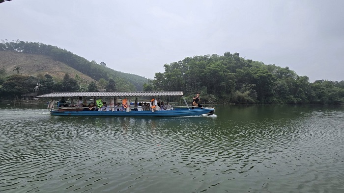 Hồ Đầm Hậu Yên Bái không khí trong lành mát mẻ