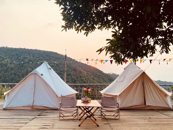 Cỏ Lau Village là khu glamping đẹp ở Lào Cai với hệ thống lều trại xinh xắn