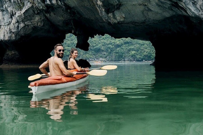 làng chài Ba Hang Hạ Long - chèo kayak