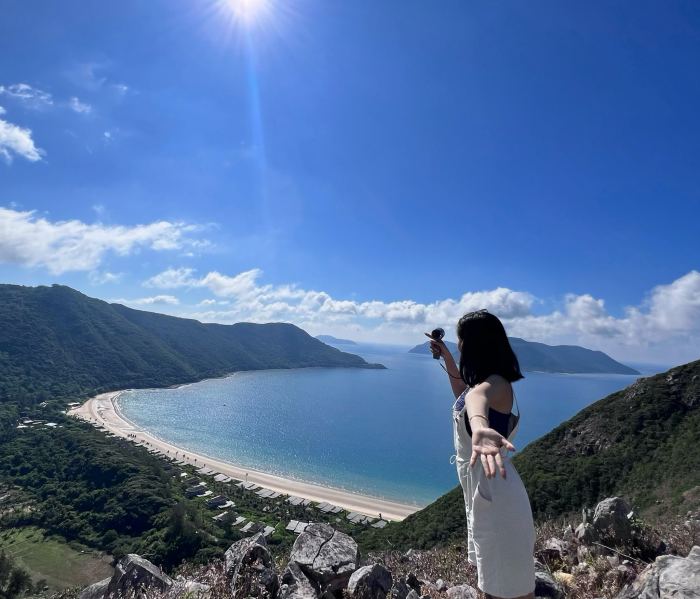 ngắm cảnh trên núi Lò Vôi Côn Đảo 