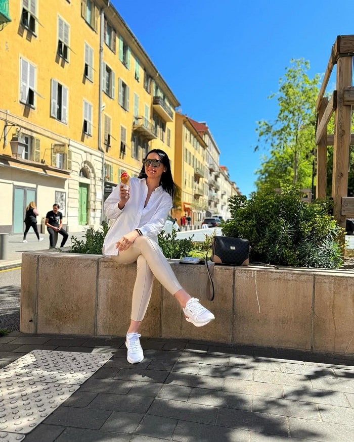 Check in quảng trường Garibaldi Pháp 