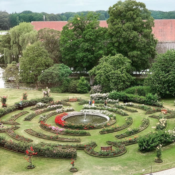 Tham quan lâu đài Egeskov Đan Mạch 