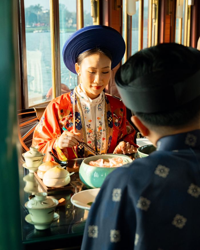 du thuyền nhà hàng ở Huế