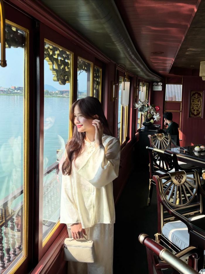 du thuyền nhà hàng ở Huế