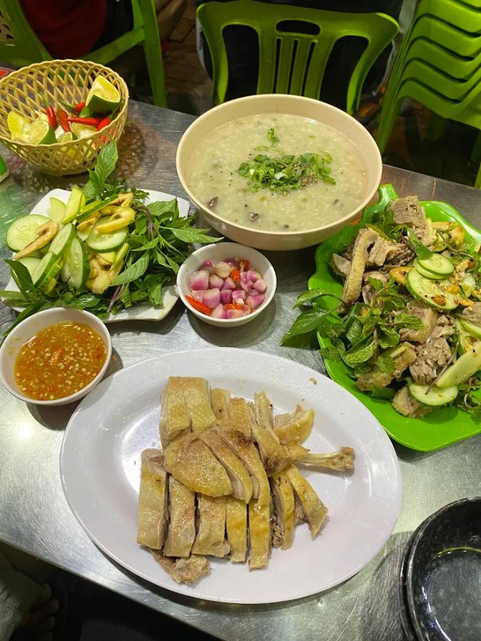 quán ăn khuya ở Đà Nẵng Cô Chủ Nhỏ