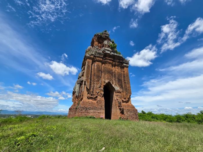 di tích tháp Chăm ở Gia Lai tháp Phú Lốc