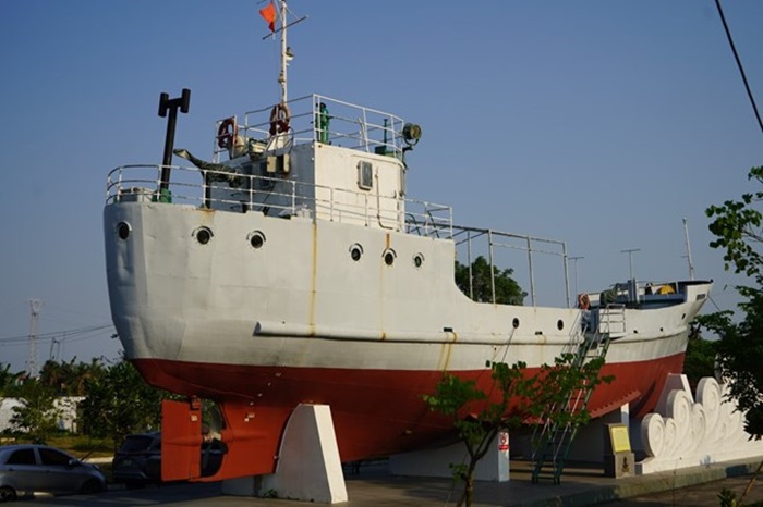 Bến tàu không số Hải Phòng - con tàu
