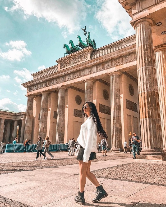 Cổng Brandenburg là điểm tham quan gần tháp truyền hình Berlin