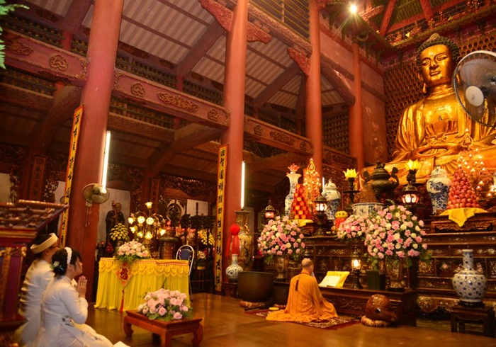 chùa cầu duyên ở Hải Phòng - Chùa Đỏ
