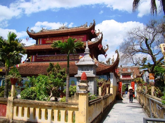 chùa cầu duyên ở Hải Phòng - Chùa Dư Hàng