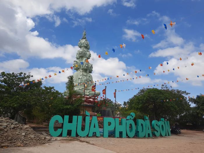 Không gian chùa Phổ Đà Sơn Lâm Đồng 