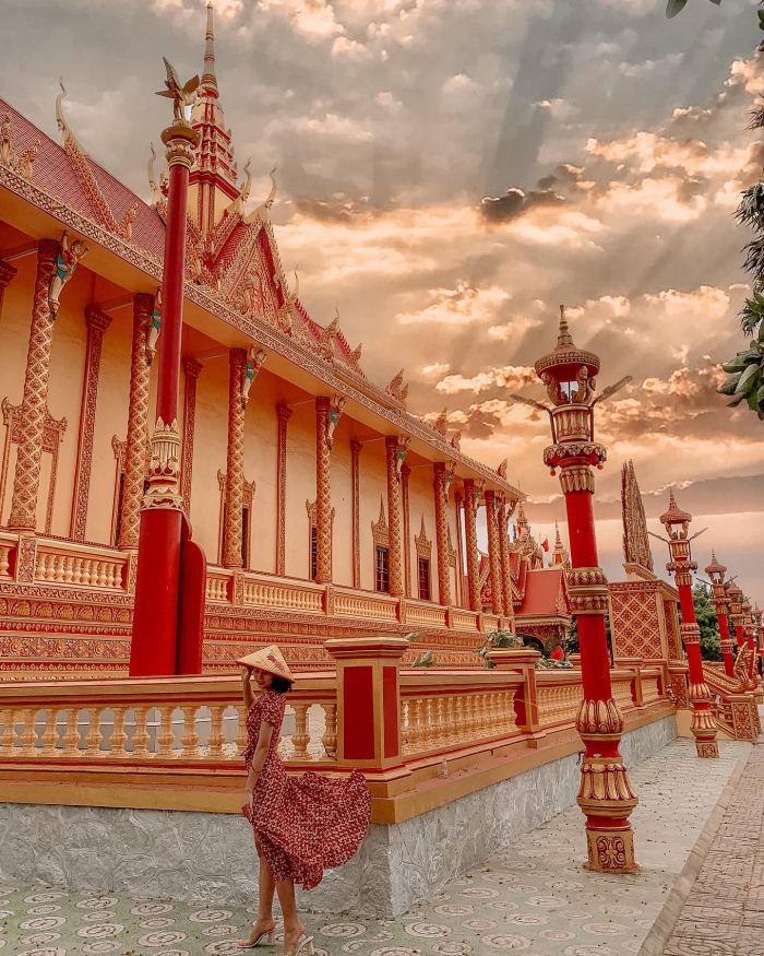 Kinh nghiệm đi chùa Xiêm Cán Cà Mau chánh điện 