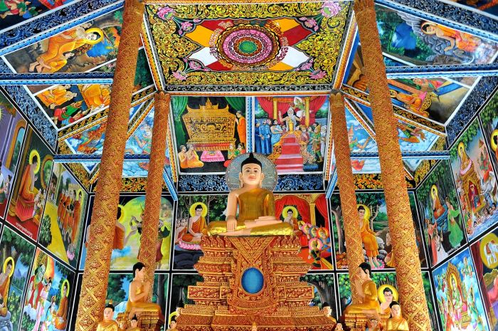 Kinh nghiệm đi chùa Xiêm Cán Cà Mau chánh điện 