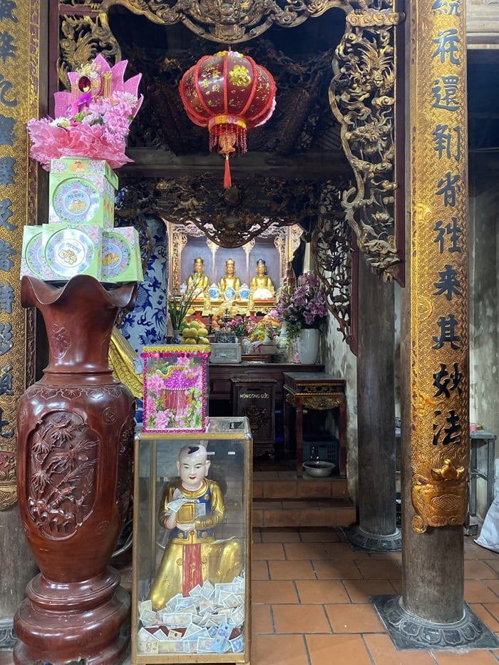 đền Cô Chín Suối Rồng - trang trí