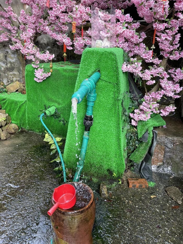 đền Cô Chín Suối Rồng - suối Rồng