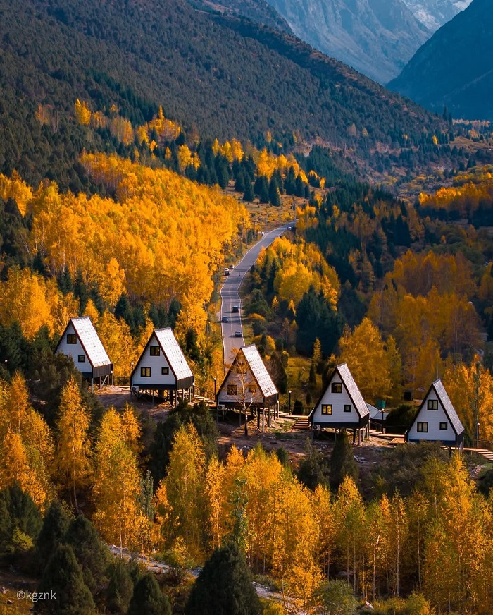 Vườn quốc gia Ala Archa là điểm đến mùa thu đẹp nhất Trung Á với cảnh đẹp lãng mạn