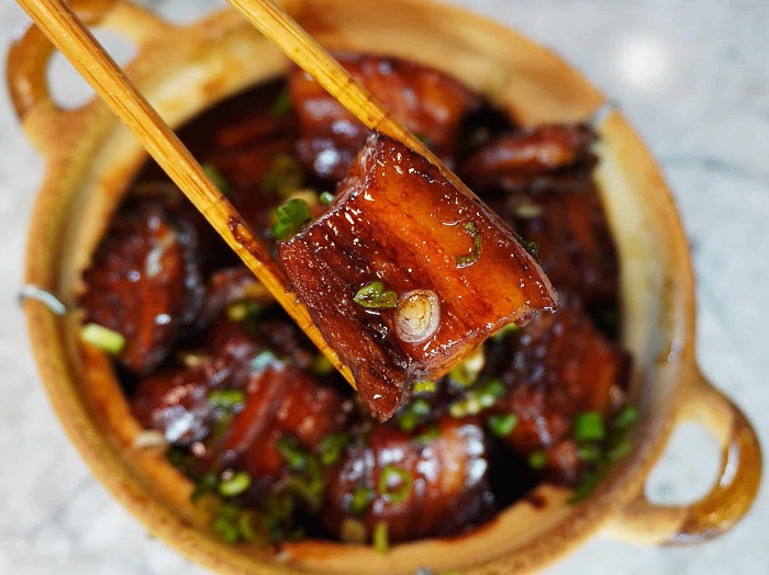 Thưởng thức thịt kho Đông Pha Trung Quốc