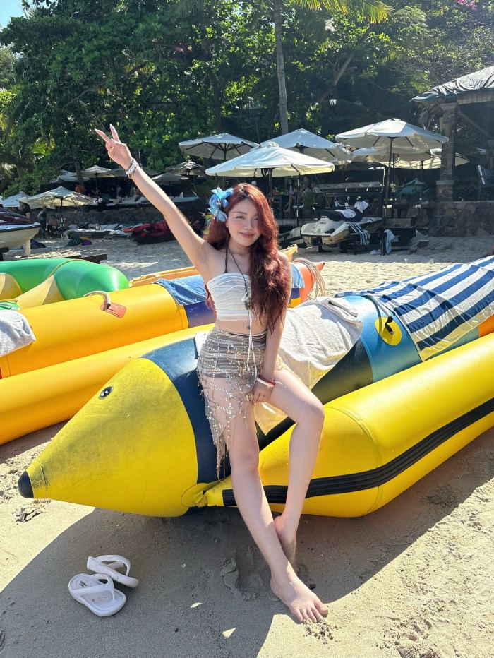 thuyền chuối ở Mini Beach Hòn Miễu Nha Trang