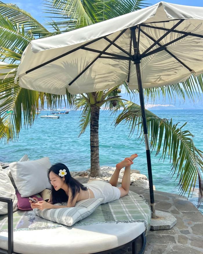 chụp ảnh ở Mini Beach Hòn Miễu Nha Trang