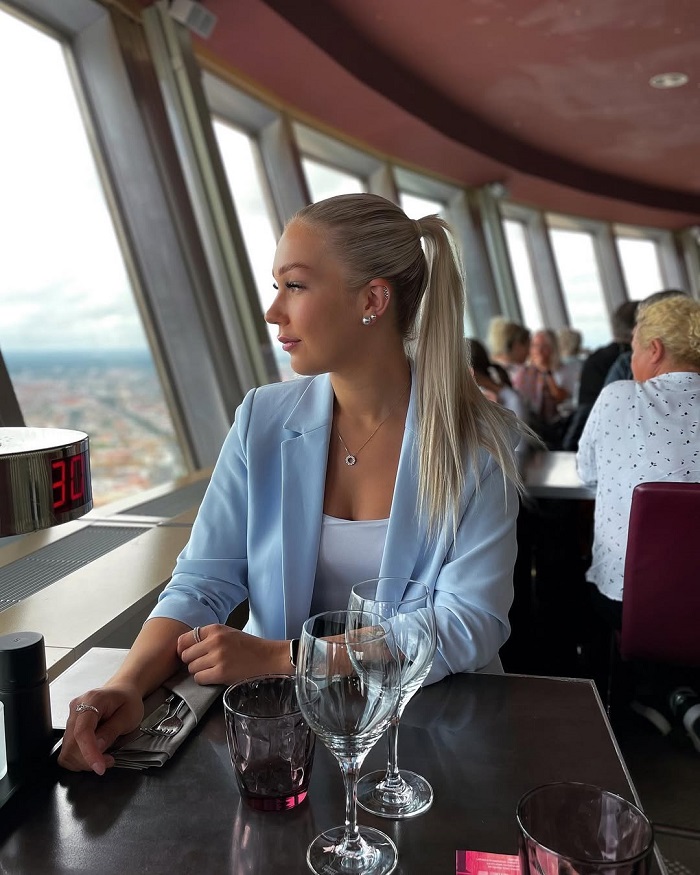 Nhà hàng xoay độc đáo trên tháp truyền hình Berlin