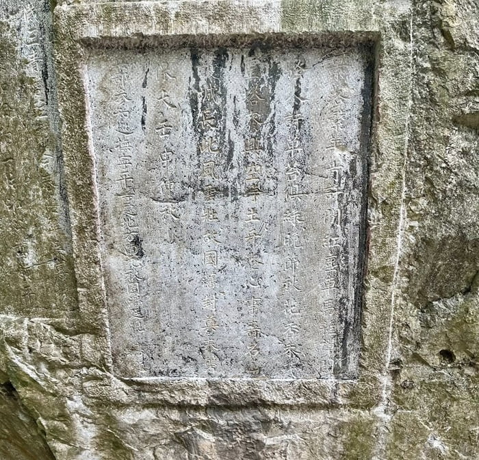 núi Non Nước ở Ninh Bình - bài thơ