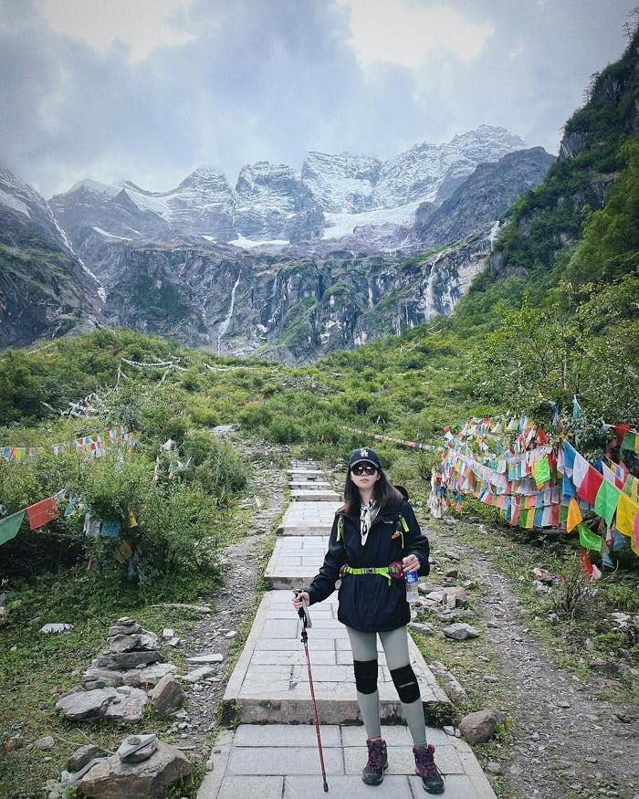 Đi bộ đường dài và leo núi tuyết Mai Lí là việc cần làm và xem trên núi tuyết Mai Lí 