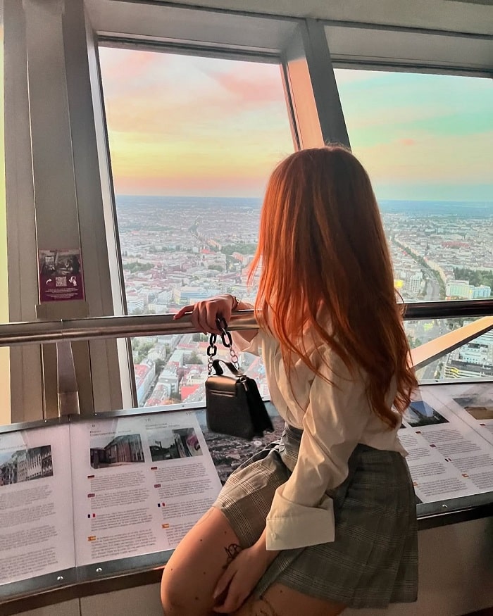 Check in tháp truyền hình Berlin Đức