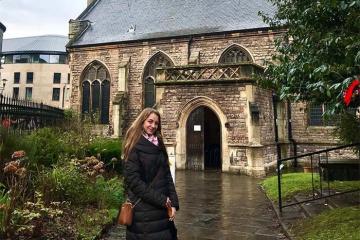 Say đắm trước vẻ đẹp cổ kính của lâu đài Cardiff Anh