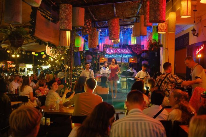 trải nghiệm về đêm ở Hội An bar