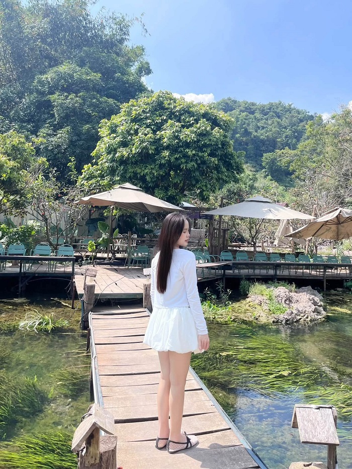 Ngõ Suối Cafe Mộc Châu có gì