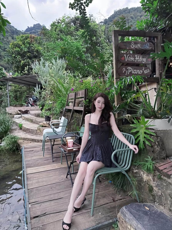 Ngõ Suối Cafe Mộc Châu có gì
