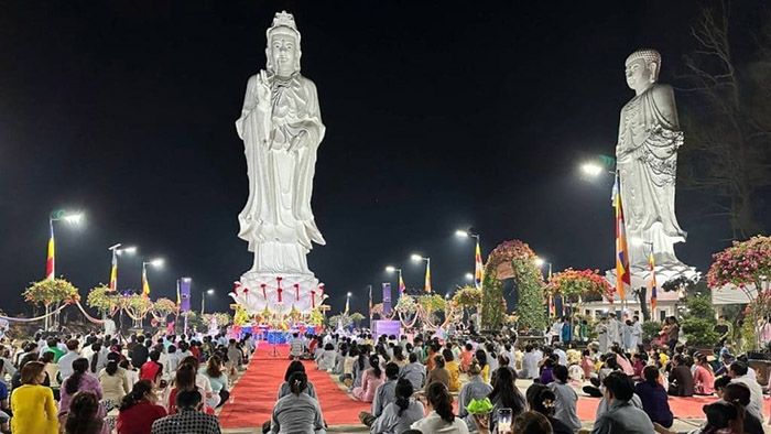 Chùa Núi Nổi An Giang - Khung cảnh mang lại cảm giác