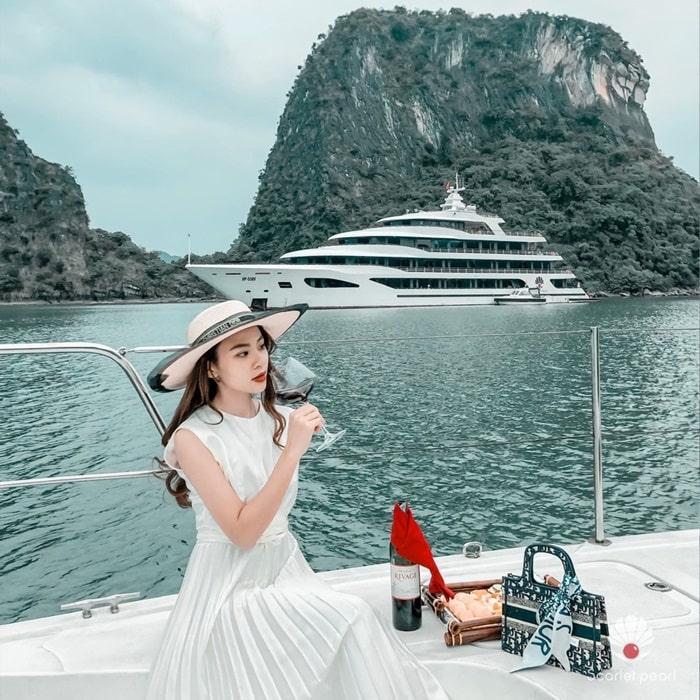 kinh nghiệm đi du thuyền vịnh Lan Hạ - Du thuyền Scarlet Pearl