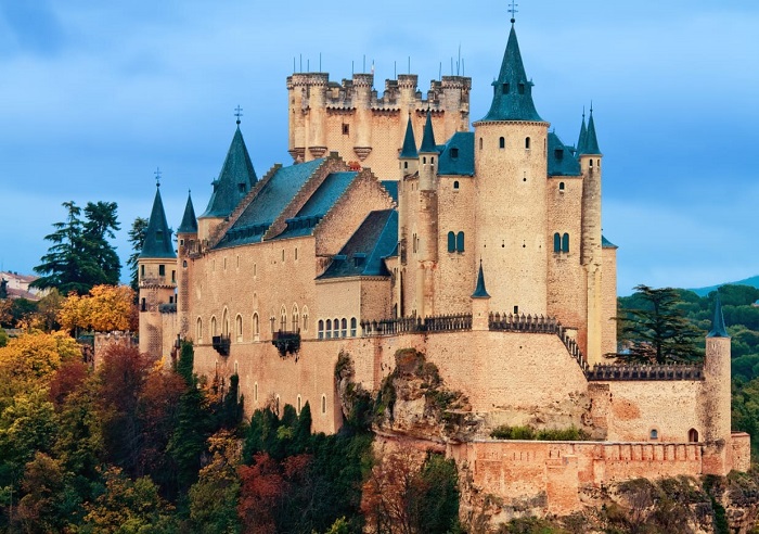 Vẻ đẹp lâu đài Alcazar Segovia Tây Ban Nha