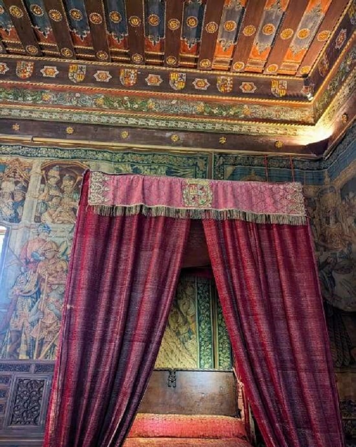 Phòng Hoàng gia ở lâu đài Alcazar Segovia Tây Ban Nha