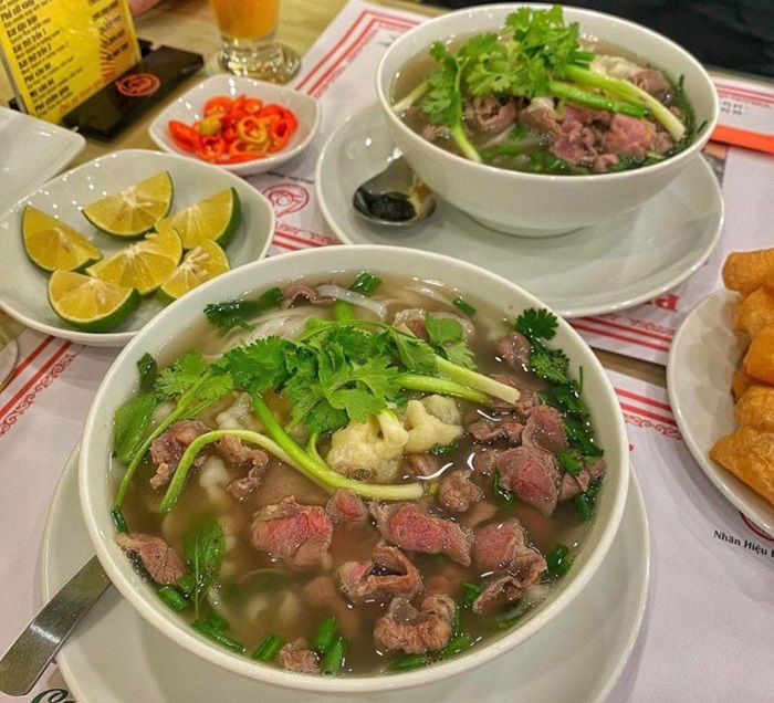 quán ăn ngon gần Nhà thờ Lớn Hà Nội - Phở 10 Lý Quốc Sư